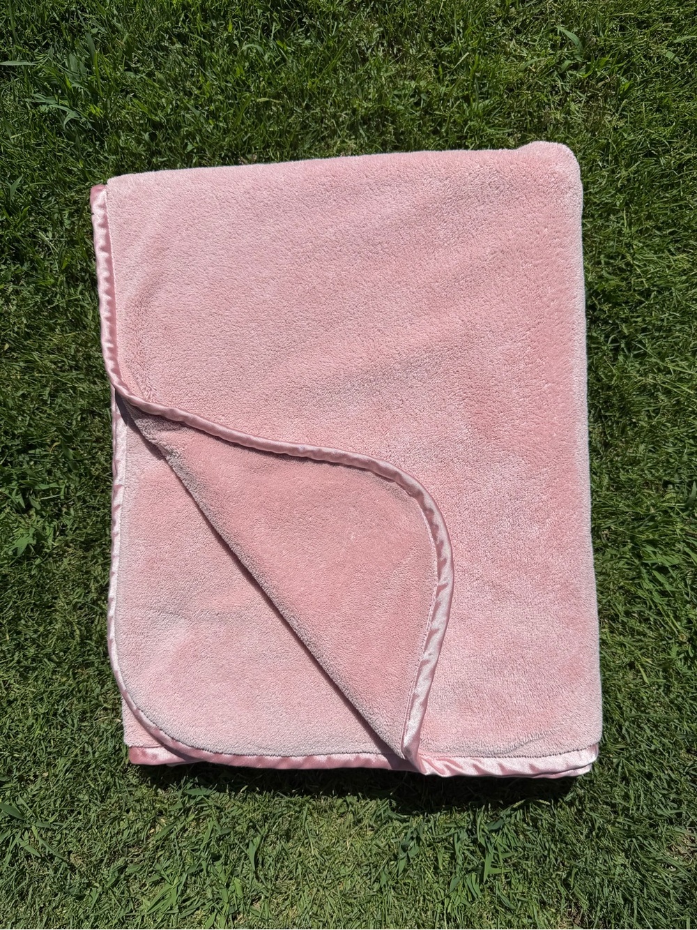 Brookstone NAP 2-Ply Plush Throw Travel Blanket Pink Satin Trim Soft 36x58 READ